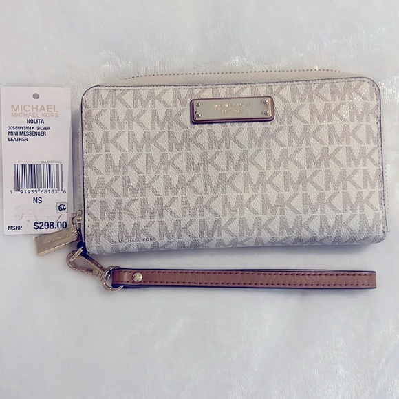 Micheal Kors cream & silver wallet - Picture 1 of 5